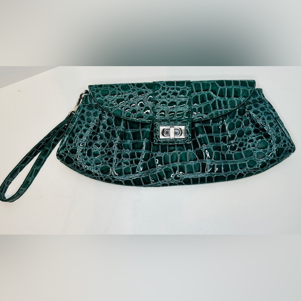 New York & Co Green Faux Crocodile Patent Leather Clutch Wristlet